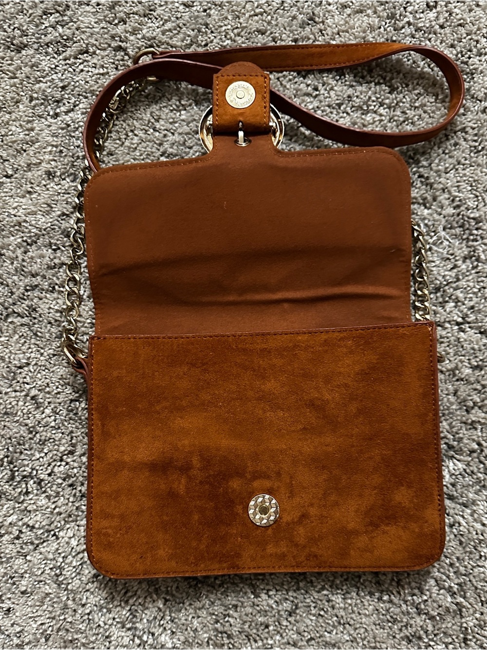 Forever 21 Suede Crossbody Bag in Cognac Brown with Gold Ring - Picture 2 of 4